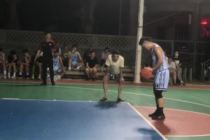 全网最不怕对抗的女球员，防守人都被撞虚了